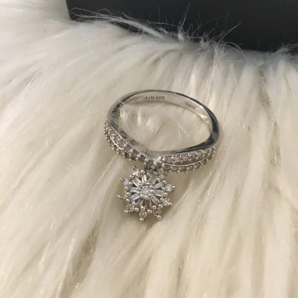 NWT Diamond Treasures SS 0.50TCW Diamond Sun Dangle Charm Crisscross Ring - Picture 13 of 16